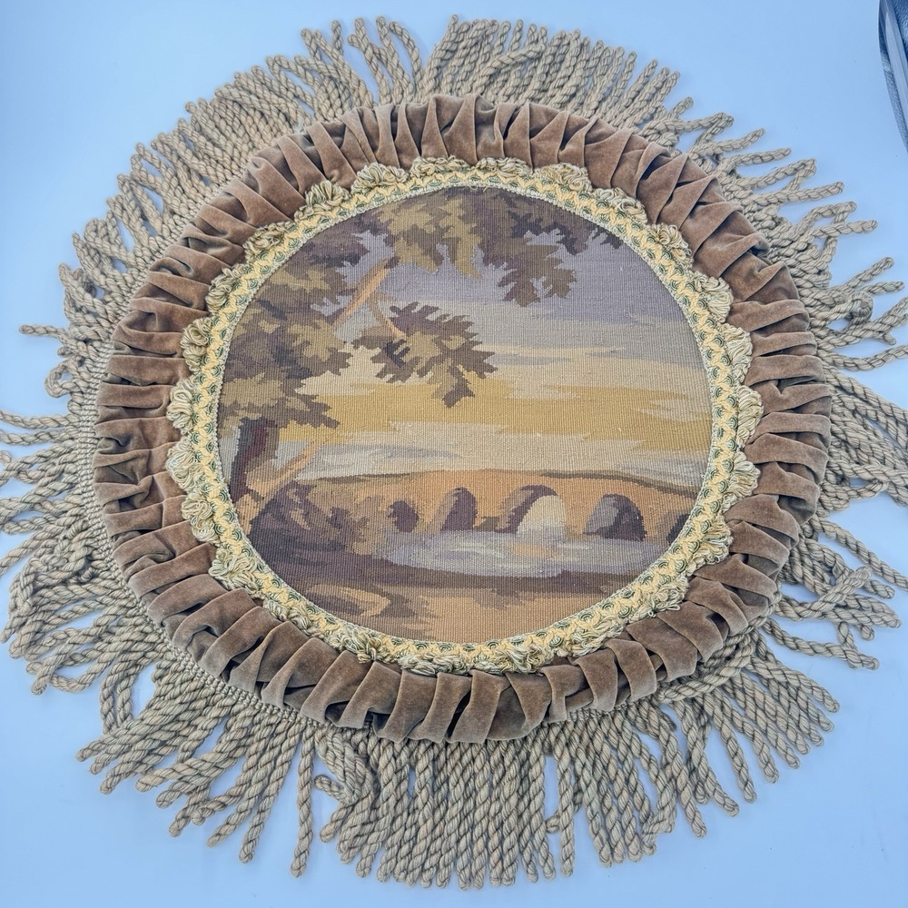 Vintage‎ French Aubusson Style Tapestry Pillow Cover Round Velvet Fringe 20in
